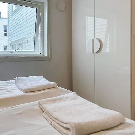 Central 2 Bedroom Near Sea Appartement *